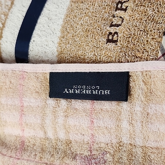 Burberry London Hand towel and Face towel sets - Picture 5 of 5